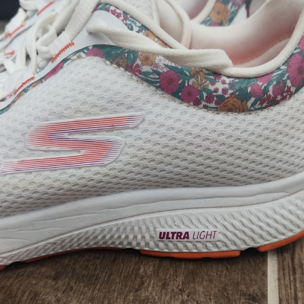 Skechers White Sneakers with Multicolor Details - Picture 3 of 7